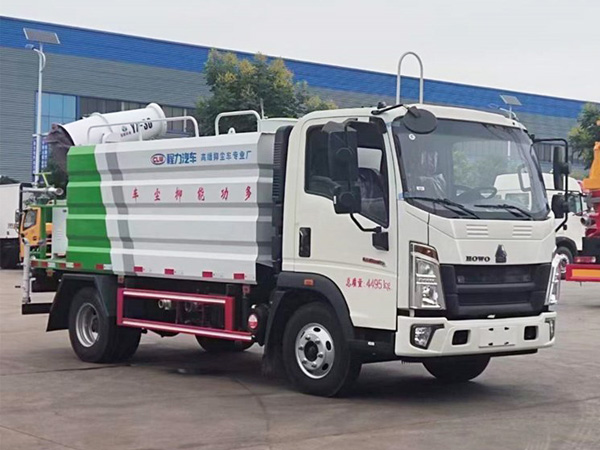 重汽豪沃悍將多功能抑塵車